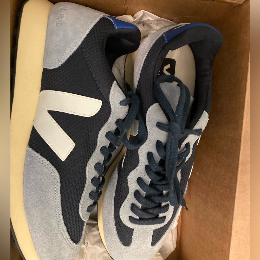 Veja Rio Branco trainers. New never worn.